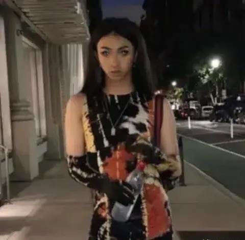 娱乐吃瓜头像女,潮流与个性的完美融合 第2张 娱乐吃瓜头像女,潮流与个性的完美融合 第2张