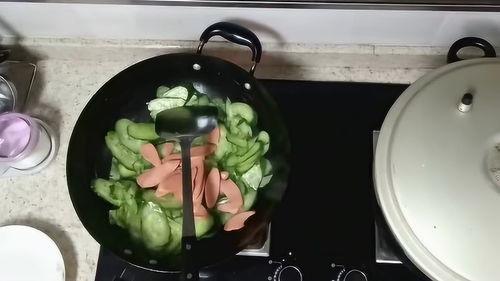 美食娱乐吃瓜视频,揭秘美食吃瓜视频背后的精彩故事 第3张 美食娱乐吃瓜视频,揭秘美食吃瓜视频背后的精彩故事 第3张