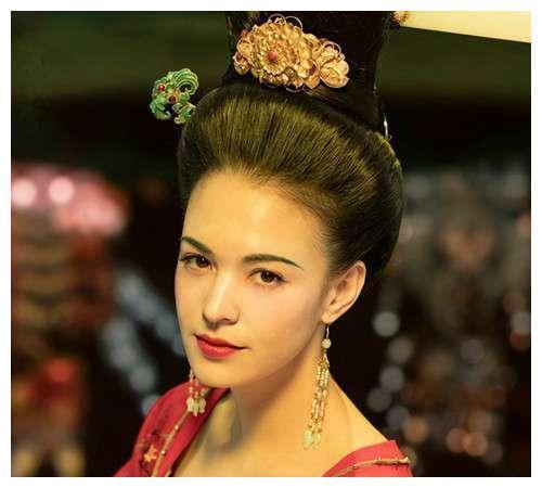 吃瓜娱乐圈贵妃百度云资源,娱乐圈秘闻大揭秘,独家百度云资源限时放送 第2张 吃瓜娱乐圈贵妃百度云资源,娱乐圈秘闻大揭秘,独家百度云资源限时放送 第2张
