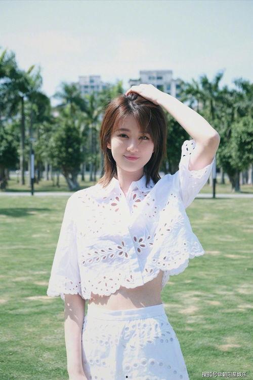 娱乐吃瓜玲玲酱,揭秘明星幕后故事  第1张