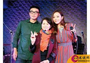 娱乐吃瓜大创作,揭秘明星们的幕后故事与甜蜜瓜皮 第1张 娱乐吃瓜大创作,揭秘明星们的幕后故事与甜蜜瓜皮 第1张