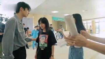 娱乐吃瓜小极,揭秘娱乐圈那些不为人知的幕后故事  第1张