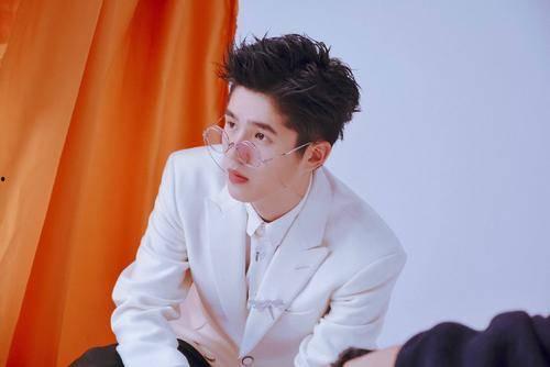 王一博吃瓜娱乐圈八卦,娱乐圈八卦背后的真相 第2张 王一博吃瓜娱乐圈八卦,娱乐圈八卦背后的真相 第2张