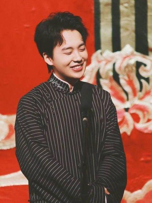 吃瓜娱乐郭麒麟,吃瓜娱乐背后的喜剧人生 第2张 吃瓜娱乐郭麒麟,吃瓜娱乐背后的喜剧人生 第2张