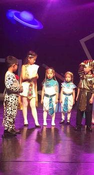 娱乐吃瓜君舞台,揭秘娱乐圈幕后风云  第3张