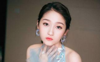 娱乐圈吃瓜美女是谁啊百度云,揭秘百度云背后的神秘人物  第2张