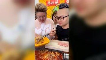 娱乐吃瓜酱生日,时尚美艳气场全开” 第2张 娱乐吃瓜酱生日,时尚美艳气场全开” 第2张