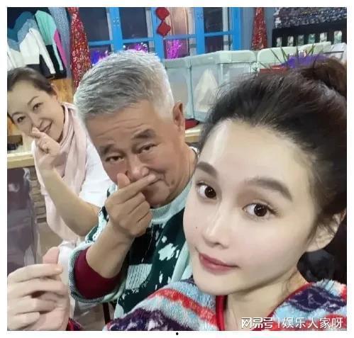 娱乐圈吃瓜爆料up,恋情、离婚、疑似求婚，明星私生活掀波澜